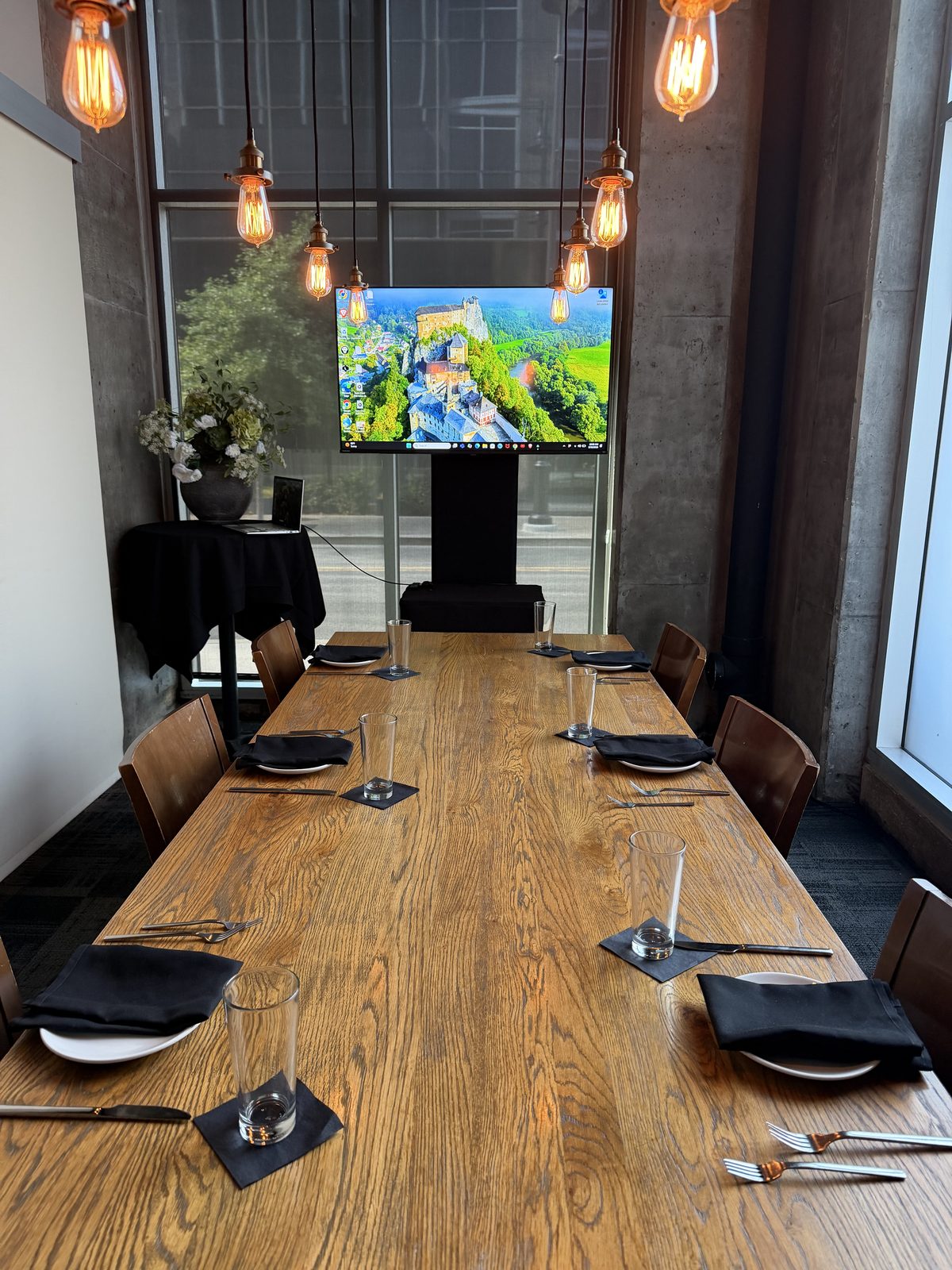 Private dining meeting at Etch, Nashville, TN, with AV by Nashville Visual, photo 1
