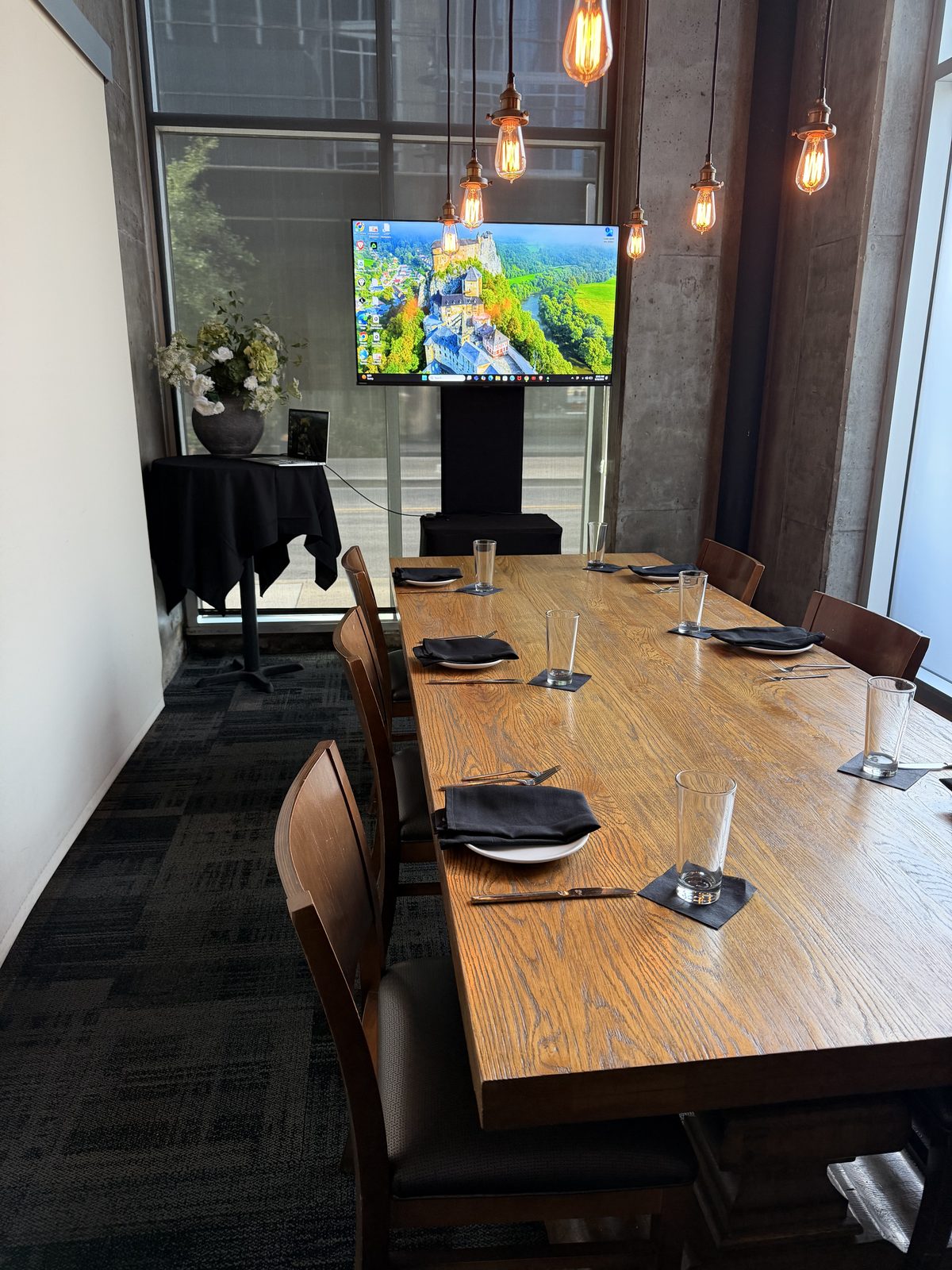 Private dining meeting at Etch, Nashville, TN, with AV by Nashville Visual, photo 3