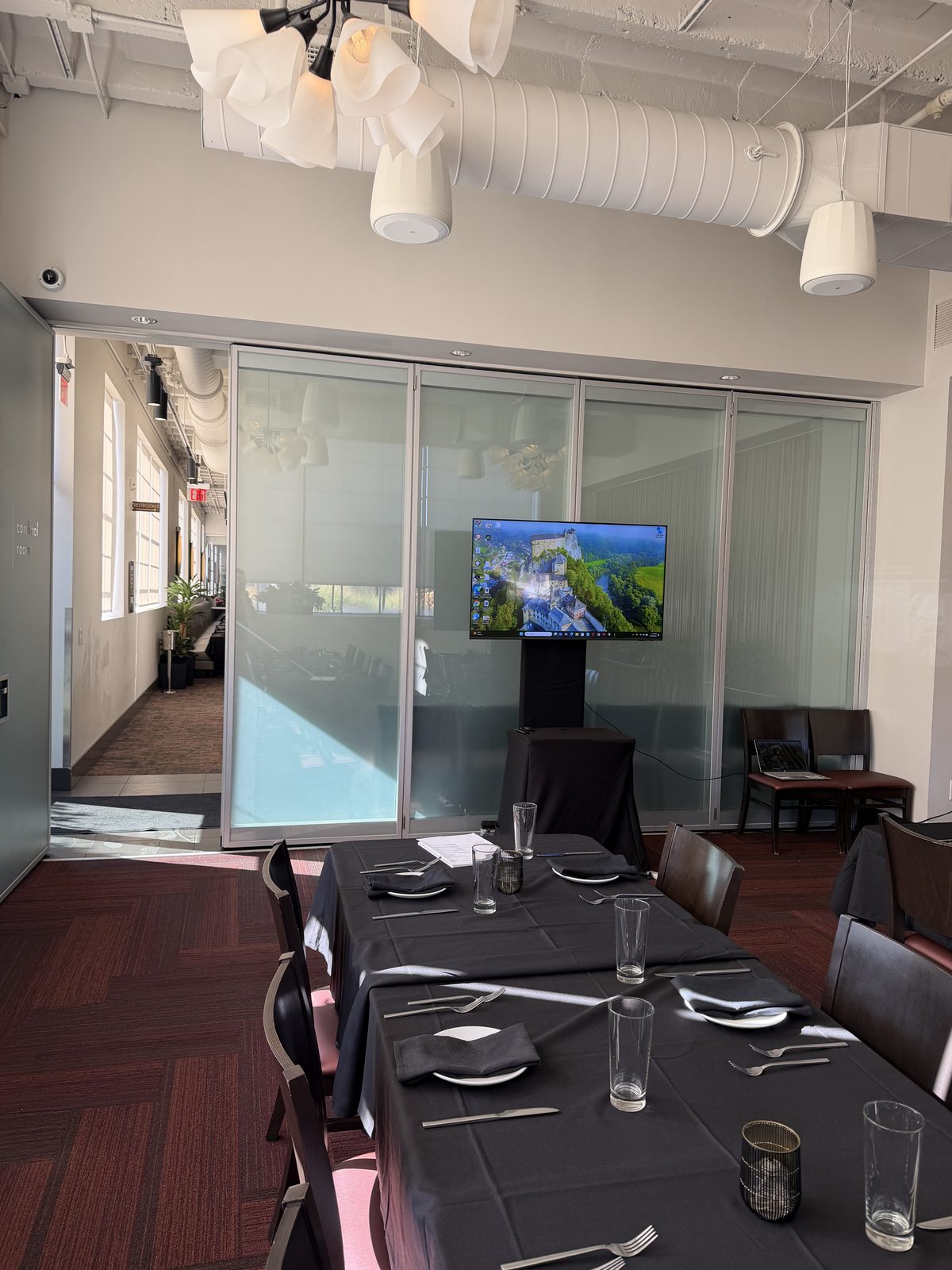 Private dining meeting at Etch Franklin, Franklin, TN, with AV by Nashville Visual, photo 1