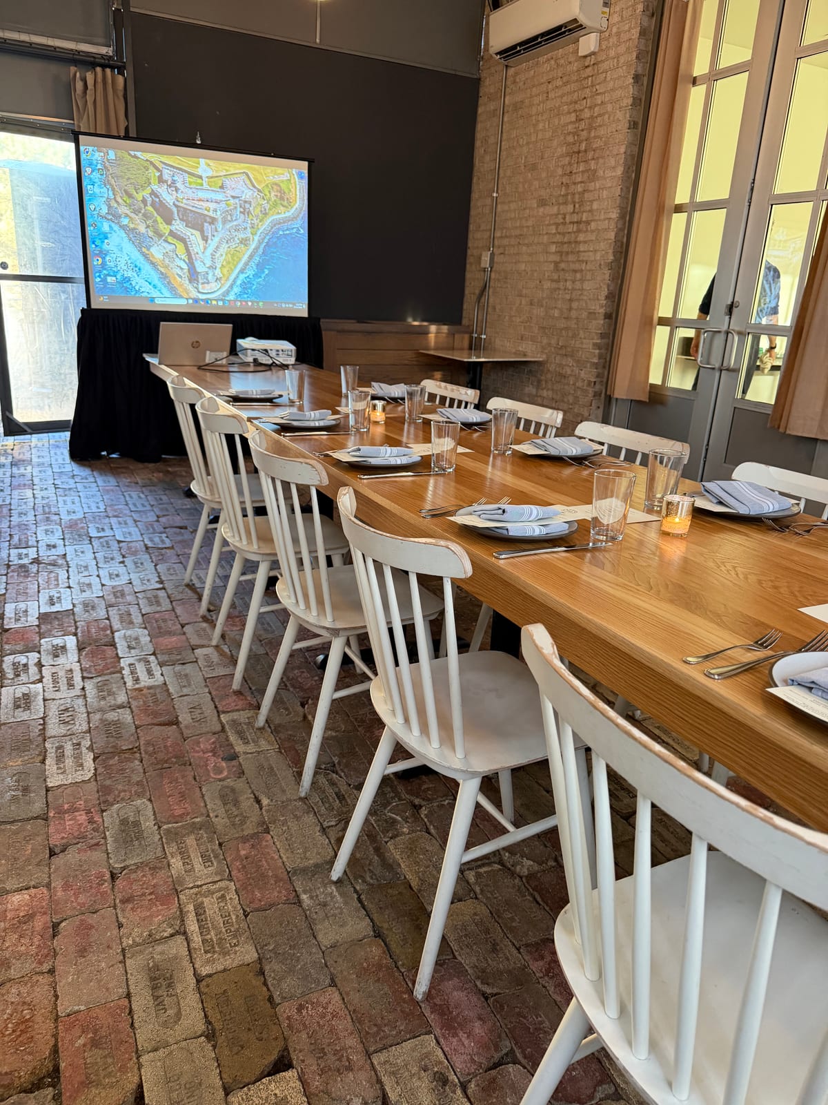Pharma dinner meeting at Henrietta Red, Nashville, TN, with AV by Nashville Visual, photo 3